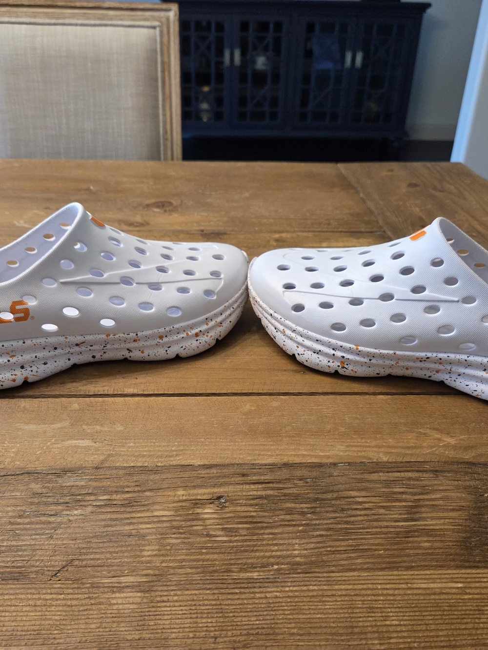 Kane Tennessee Volunteers White Foam Slip-On Men 10 Women 12